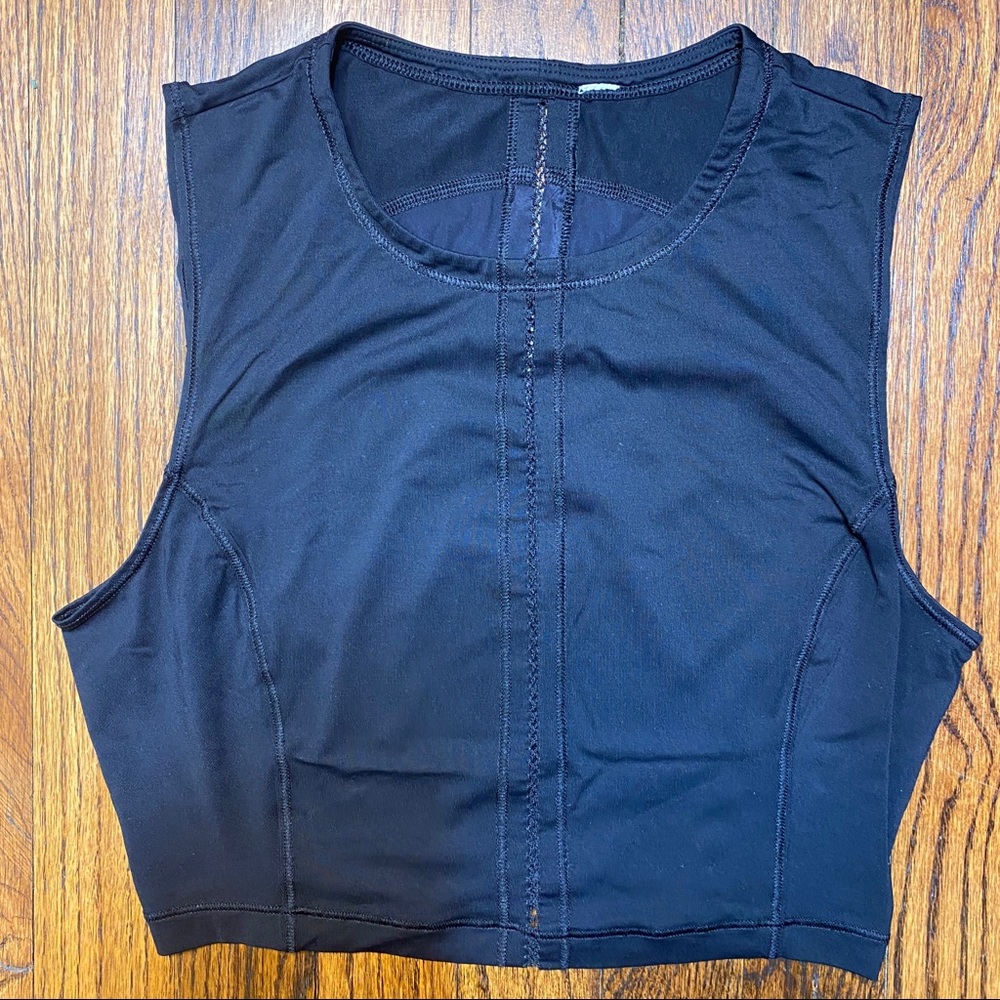 Lululemon black crop top
